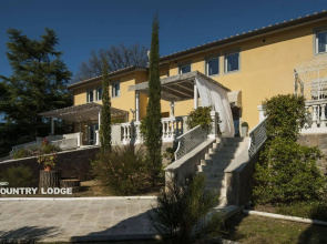 Country Lodge
