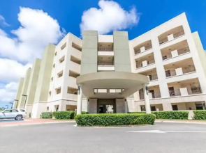 One Bedroom Ground Floor With a Pool View