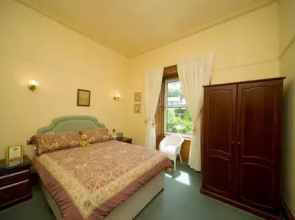 Old Manse Guest House