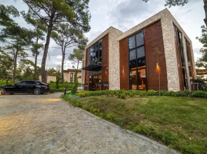 Marisstone Hotel Villa