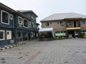 Luxurious Awoyaya Apartment With Private Pool and Garden