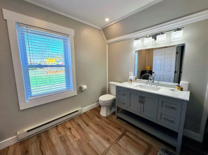 Renovated Farmhouse on Snowmobile Trail With Firepit & Mountain Views, 10 min From Bretton Woods