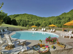 Stylish Stay on a Private Estate With Sauna, Heated Pool and Jacuzzi