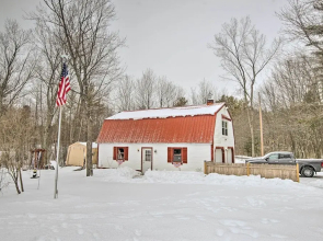 Charming Studio < 10 Miles to Wells' Beaches!
