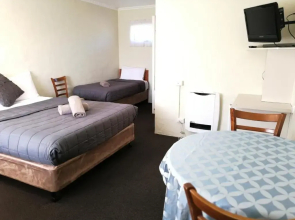 Wintersun Gardens Motel