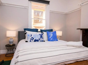 The Byng House Grand and Central, Entertain 12