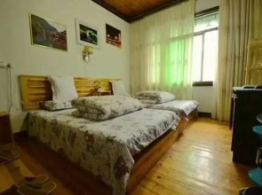 Summer Inn Fenghuang