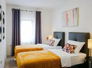 Villa Leon, Wonderful Family Apartment with Pool