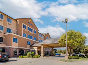 Comfort Suites Waco North - Near University Area
