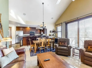 3 Bedroom Townhome in Downtown Breckenridge, off Main Street With Pool, and Hot Tubs