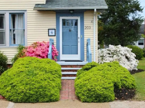 Historic Manteo The Baum 2 Br cottage by RedAwning