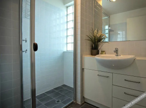 Adelaide DressCircle Apartments - Specialty Accommodation