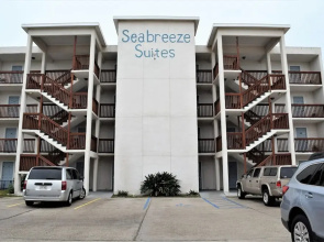 145 Sea Breeze 1 Bedroom 1 Bathroom Condo
