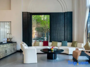 Yujian City Resort Hotel (Guiyang Poly Phoenix Bay Zaojiao Well Subway Station)