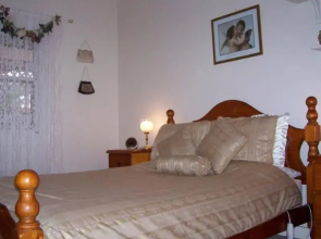 Cottage on Tottenham