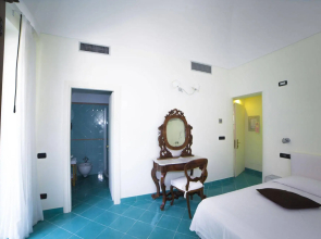 Villa Lara Hotel