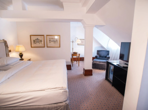 Schlosshotel Berlin By Patrick Hellmann