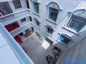 Jiayuan Hotel (Nanhu Park, Xintiandi Pedestrian Street, Mengzi)