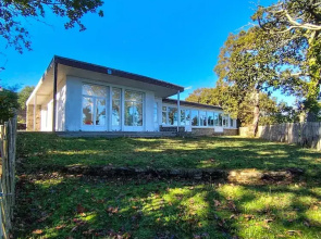 Superb Villa With sea View Near the Beach