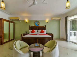 OYO 806 Hotel Safira River Front