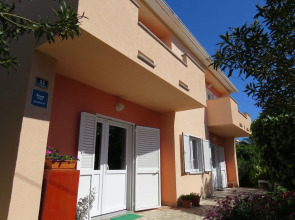 Apartment And Rooms Amenka