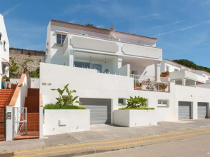 Artola in Marbella With 4 Bedrooms and 3 Bathrooms