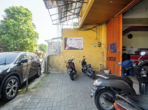 OYO 93987 Suropati 2 Guest House