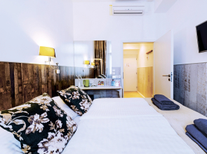 Royal Court Hotel