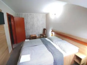 Pod Hradom Restaurant & Pension