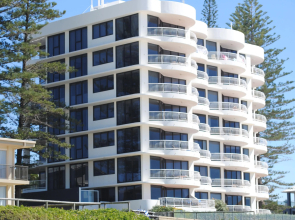 Albatross North Apartments