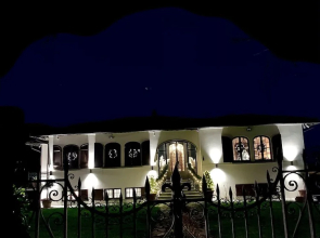 Welcome to Lush Tuscany and Beautiful Villa Adriano