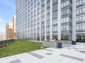 Global Luxury Suites in White Plains