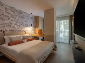 Oli Hotel And Suites