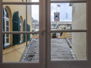 Joivy Elegant Flat for 7, in the Heart of Genoa