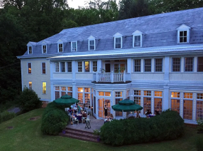 Grand Old Lady Hotel
