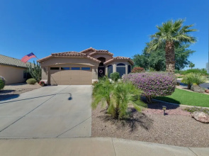 Near Lone Tree Golf Club: Gem w/ Pool & Fire Pit