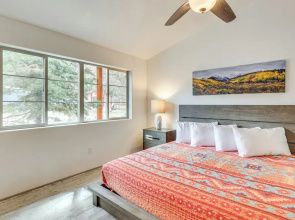 On-site River Access: Mtn-view Ouray Oasis!