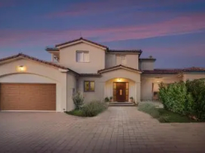 Villa Sunset Lady