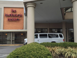 Airport Plaza Inn and Conference Center
