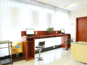 Hanting Express Jinan Baotuquan South Gate
