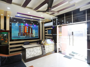 Hotel Tr Palace By OYO Rooms