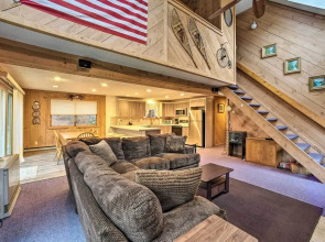 Cozy Mountain Retreat w/ Deck ~ 3 Mi to Mount Snow