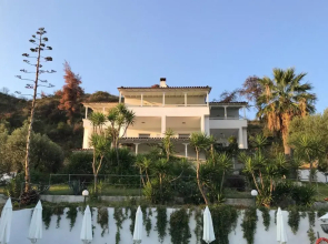 Dias Apartments