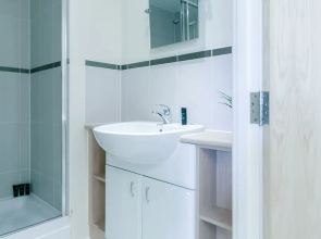 Roomspace Apartments-Courtyard Guildford
