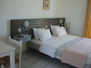 Jonathan Studio Apartments