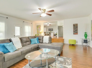 Rogers Vacation Rental ~ 7 Mi to Downtown