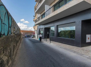 Lovelystay - Modern And Colourful Flat in the Heart of Graça