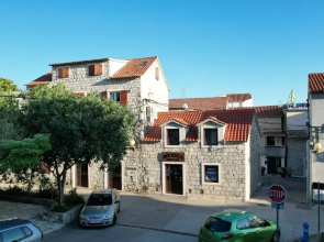 Kastel Gomilica Cozy and Stylish Apartments Near the Sea