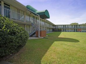 Express Airport Inn