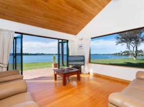 Mediterranean Summer Escape Central to Tauranga